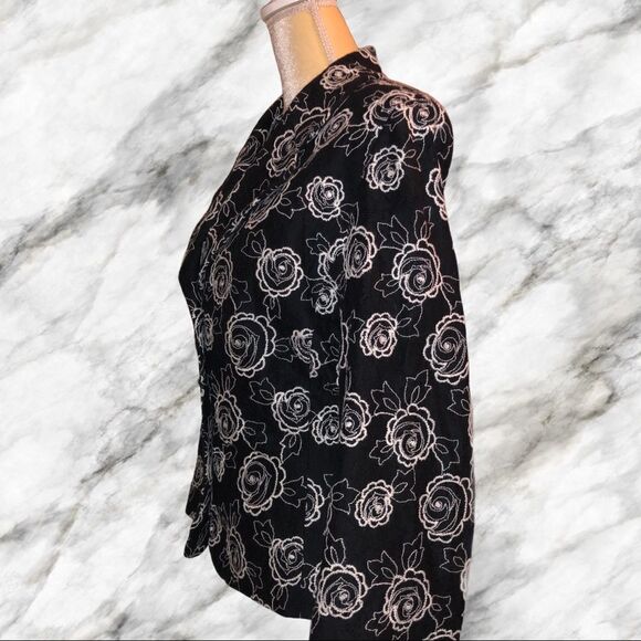 Josephine Chaus! Black embroidered blazer - Picture 6 of 9